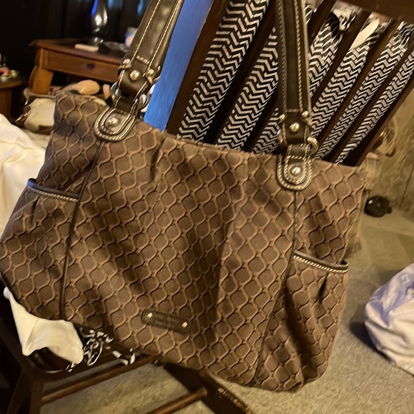 Nine West hobo shoulder bag. - Picture 2 of 3